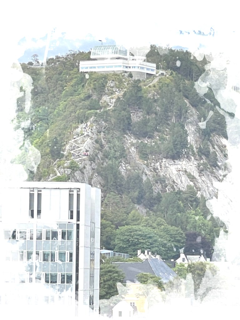 All pictures are the property of Podge and copying them will be considered very naughty.